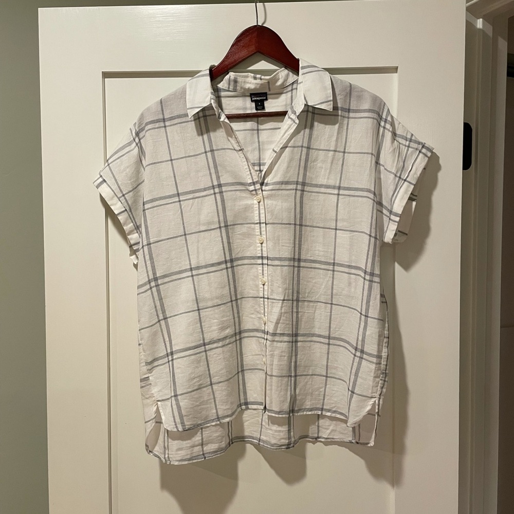 Patagonia Women’s lightweight A/C shirt